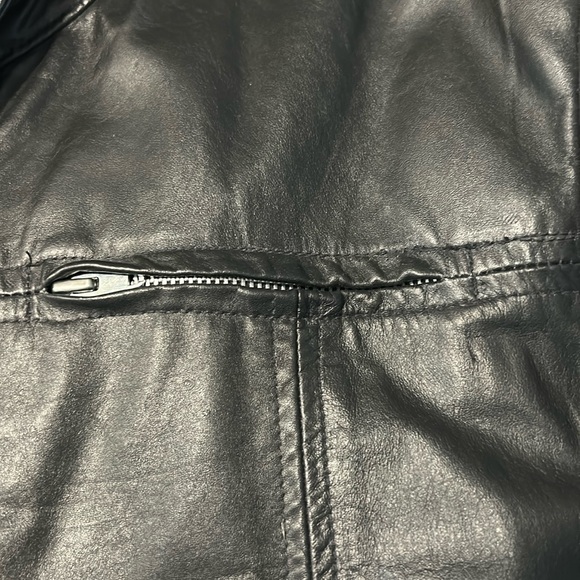 Vintage ladies leather jacket from the 80’s - Picture 4 of 15
